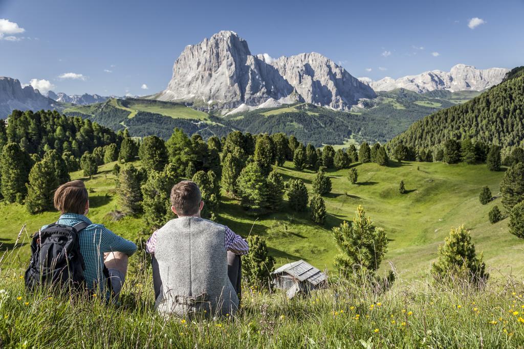 Dorfhotel Beludei Santa Cristina Val Gardena Extérieur photo