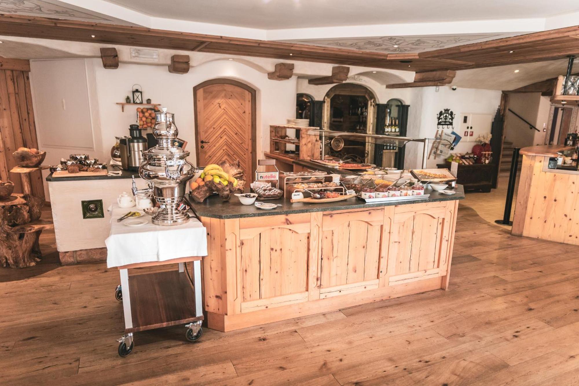 Dorfhotel Beludei Santa Cristina Val Gardena Extérieur photo