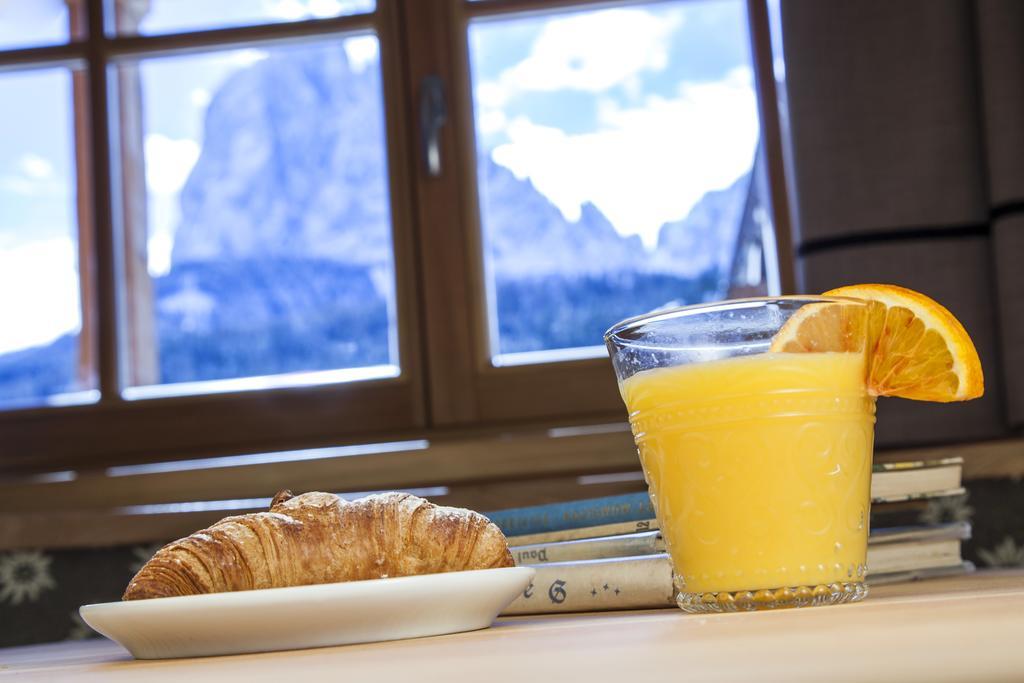 Dorfhotel Beludei Santa Cristina Val Gardena Extérieur photo